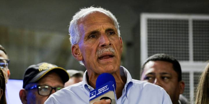 Elecciones en Honduras: Nasry Asfura lidera el escrutinio con una leve ventaja y casi el 50% de las actas escrutadas