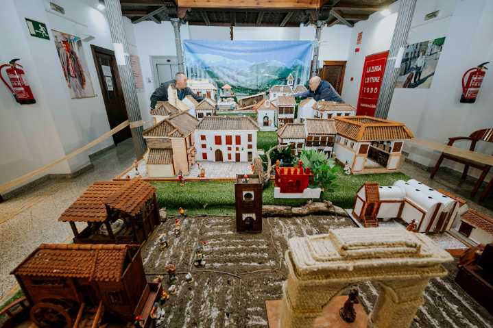 El Belén Monumental de La Zubia abre sus puertas con novedades