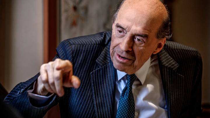 Álvaro Leyva Durán: Fiscalía le imputará cargos al excanciller por el escándalo de los pasaportes