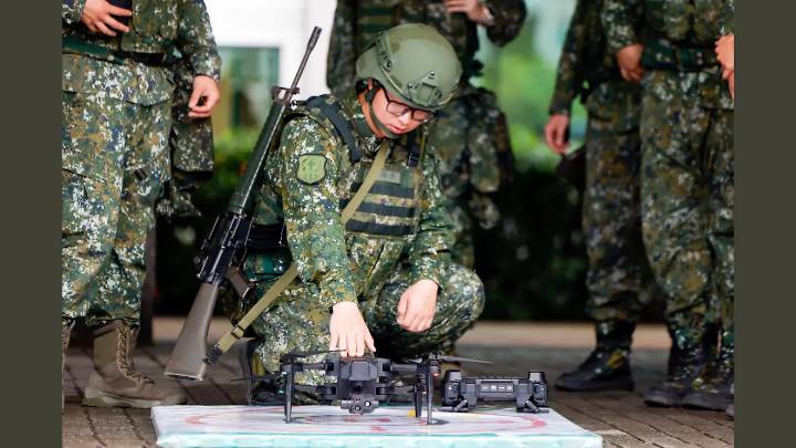 Taiwán afirma que China desplegó buques de guerra en el marco de “operaciones militares”