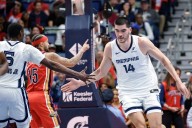 Deadspin | Zach Edey thriving, Grizzlies rising with woeful Clippers up next