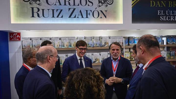 Planeta convierte en una fiesta el homenaje a Carlos Ruiz Zafón