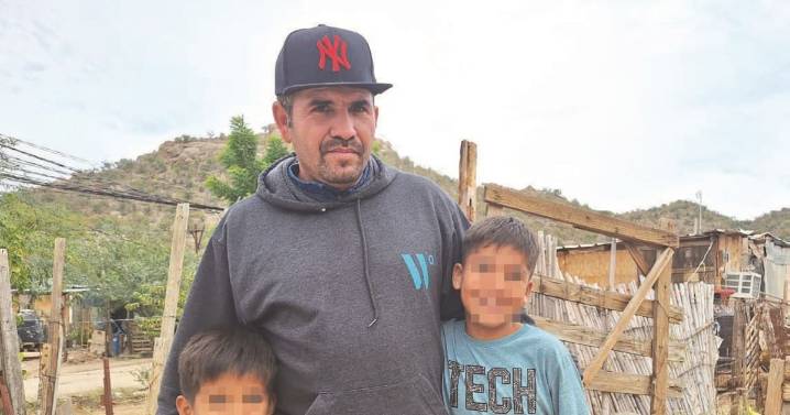 Papá soltero espera un milagro de Navidad: Necesita apoyo para sacar adelante a sus 4 pequeños y darles una bonita Navidad