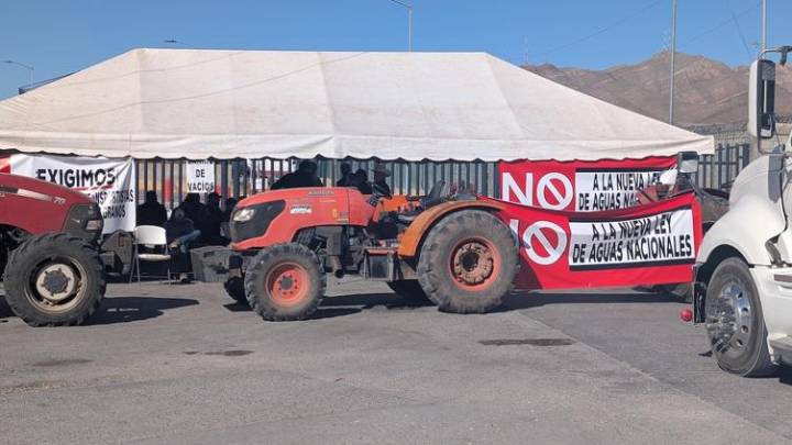 Arrecian productores; bloquean puentes internacionales en Juárez🎦