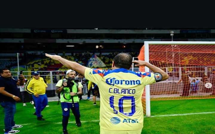 Así descontó Cuauhtémoc Blanco al portero rival en Texas