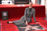 ¡Coronan a la ‘Reina del Grito’! Recibe Sarah Paulson su estrella en el Paseo de la Fama en Hollywood