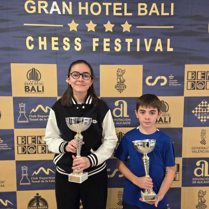 Dos jóvenes promesas del Club d'Escacs Ribera Baixa revalidan el título nacional de ajedrez relámpago