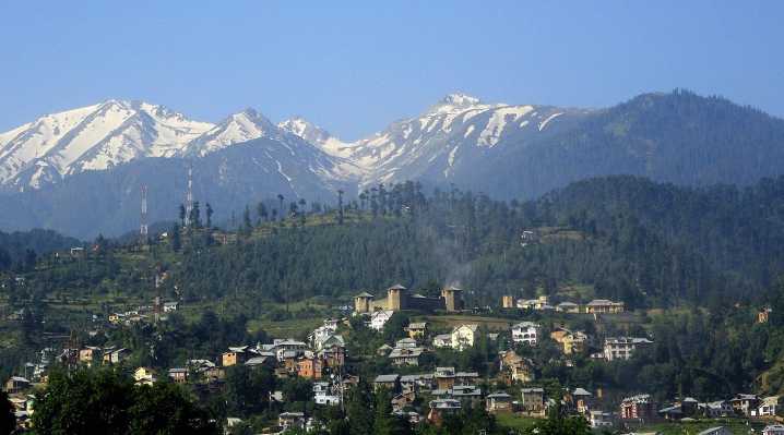 Lack Of Snowfall Hits Winter Tourism, Local Economy In J&K’s Bhaderwah