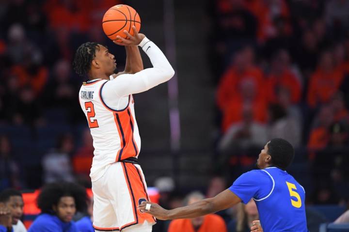 Syracuse upset at home by Hofstra