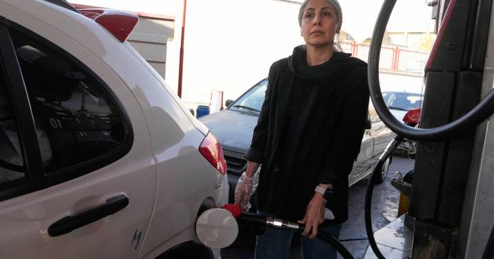 Irán eleva el precio de la gasolina por primera vez desde las letales protestas de 2019
