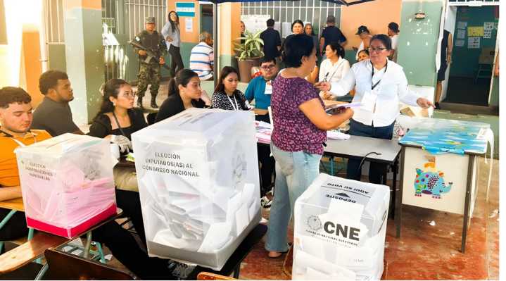 OEA llama a «agilizar escrutinios» en Honduras