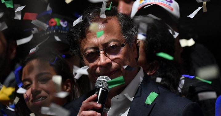 Fiscalía de Colombia imputa a dos exministros del gobierno de Petro por corrupción