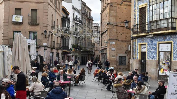 Comer en un escenario monumental: las virtudes de los restaurantes de Cáceres
