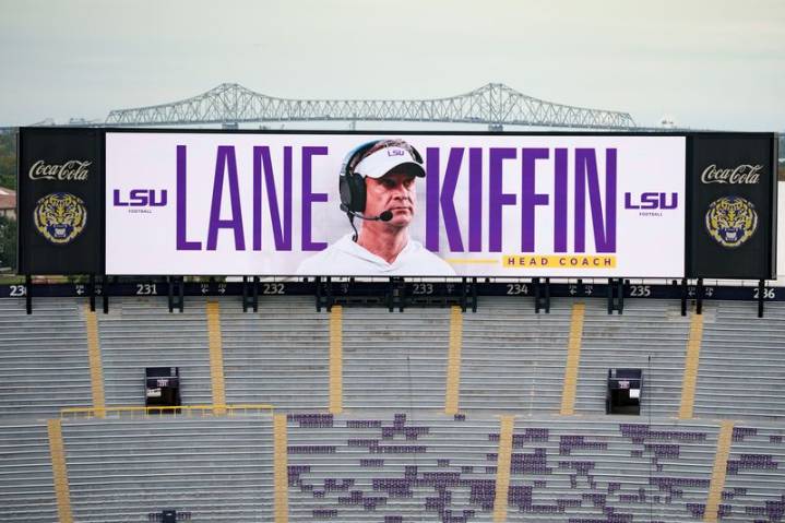 Lane Kiffin, LSU open 2026 SEC slate at Ole Miss