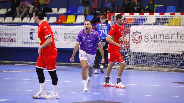 El Guadalajara firma su primera victoria en casa con una remontada vibrante (36