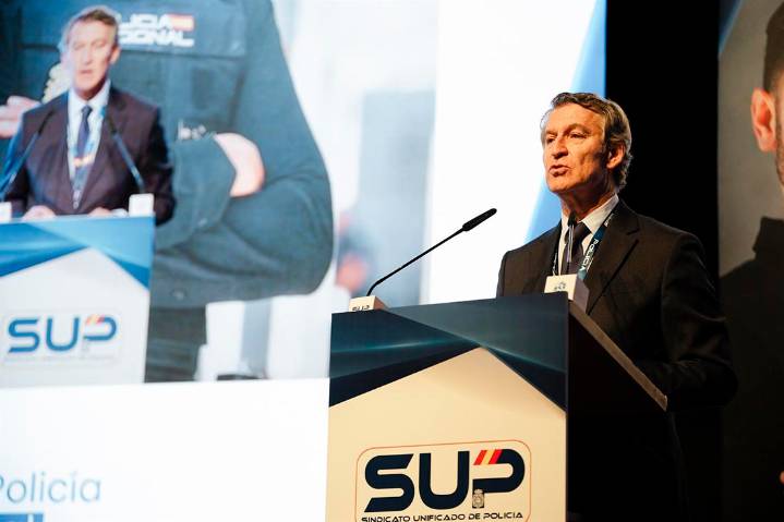 Feijóo acusa a Sánchez de «perder la dignidad» tras «implorar» a Junts y le exige de nuevo convocar elecciones