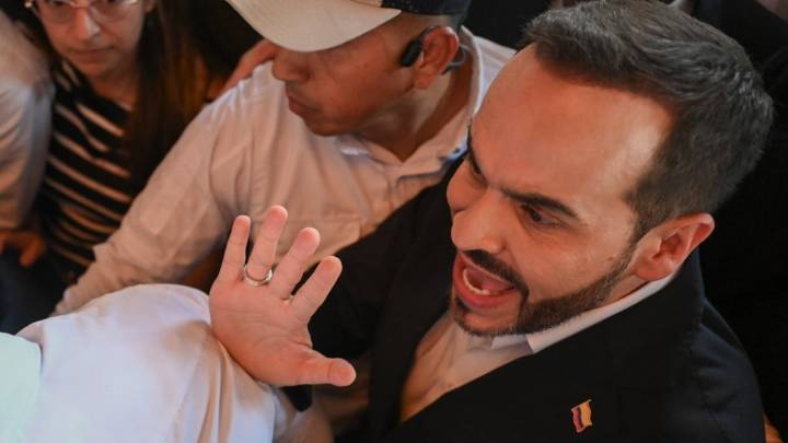 Le dicen en vivo a Abelardo de la Espriella que “es moralmente incapaz de dirigir este país”