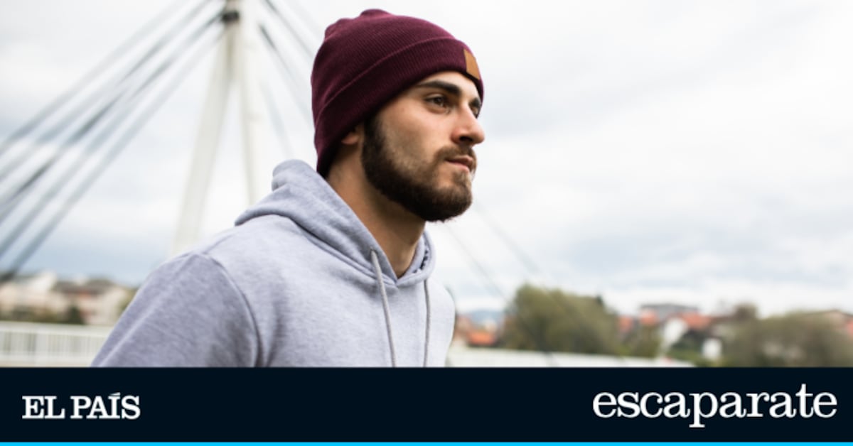 Adiós a los gorros sosos de siempre: este arrasa por protegerte del frío mientras escuchas música