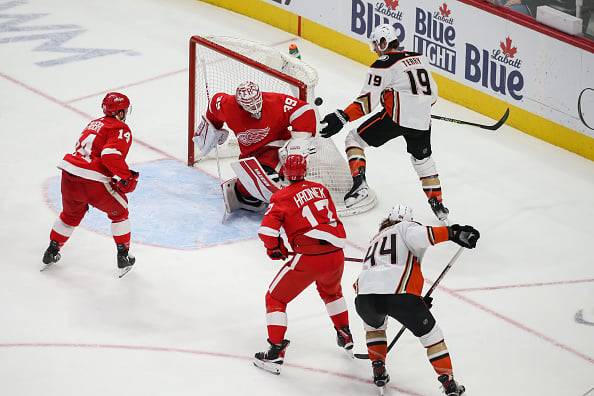 Versatile Veteran Forward Signs with the St. Louis Blues