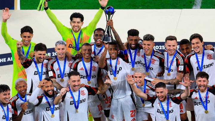 Flamengo aprovechó los errores de Cruz Azul y le ganó en el Derbi de las Américas