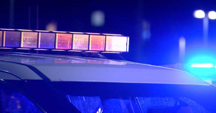 Single-vehicle crash in Denver leaves 1 dead, 1 injured