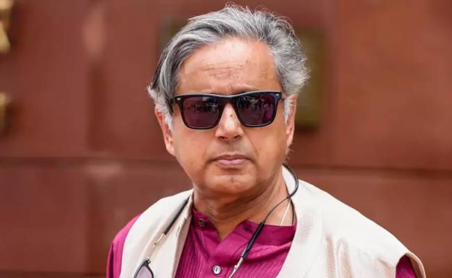 Will not accept 'Veer Savarkar Award' nor attend the ceremony: Sh...