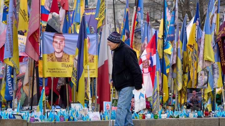 Ukraine to give revised peace plans to US as Kyiv readies for more talks with its coalition partners