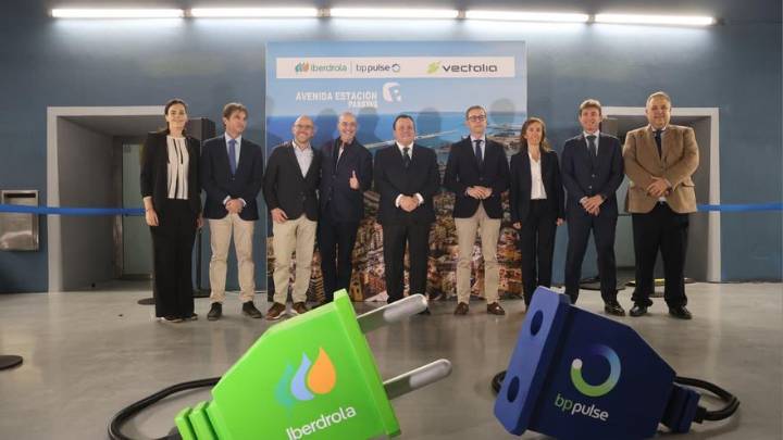 Vectalia inaugura el mayor hub del centro de Alicante con 14 puntos de recarga en el parking de la Avenida de la Estación