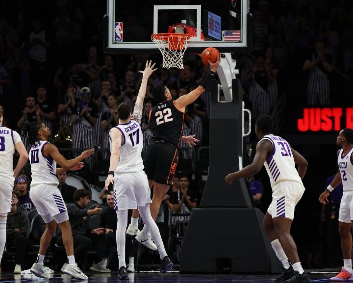 Deadspin | Oklahoma State stays unblemished with win over Grand Canyon