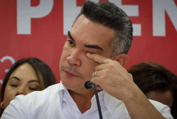 ‘Alito’ insiste en una gran coalición opositora pese al rechazo del PAN