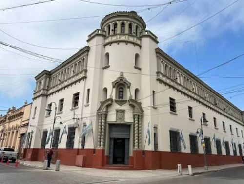 Disponen anticipos coparticipables para municipalidades por $3.245.000.000