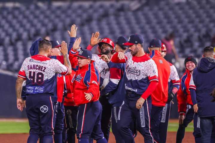 Aguilas visita hoy a Naranjeros