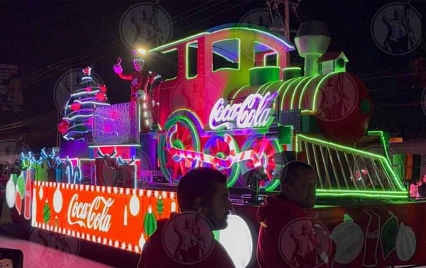 Disfrutan juarenses la Caravana Coca