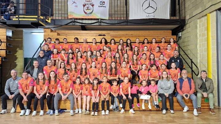 Presentación oficial de los equipos del AD Playas de Llanes