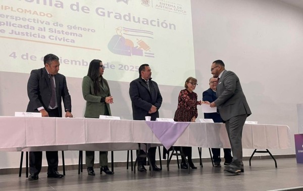 Graduan a 106 servidores de Justicia Cívica en perspectiva de género