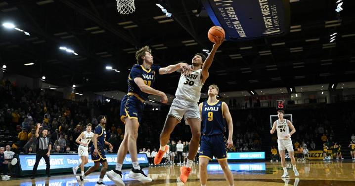 NAU ROUNDUP: Men's basketball falls at final buzzer at North Dakota State; track and field starts indoor season strong