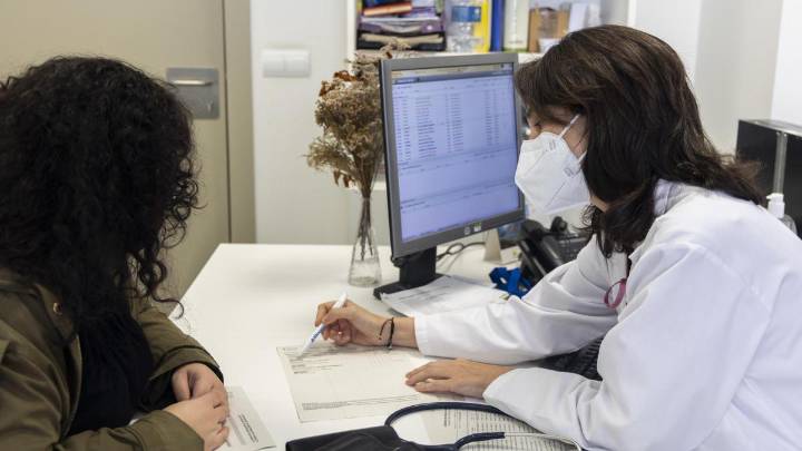 "Cada día me ve un médico diferente", la recurrente queja de los pacientes cuando acuden a los centros de salud