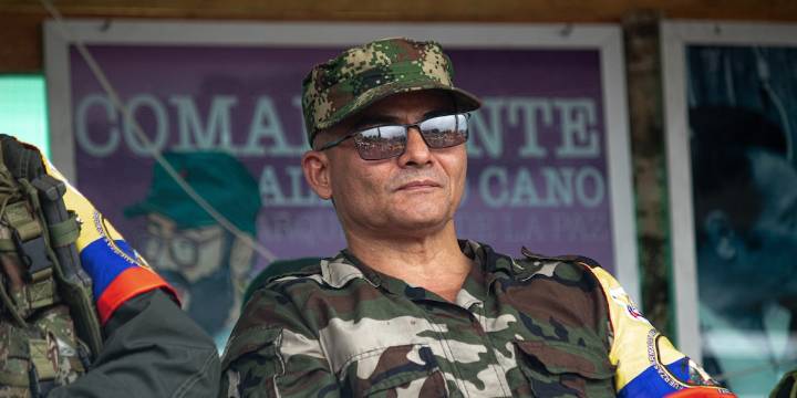 Ordenan captura contra ‘Iván Mordisco’ y otros 13 disidentes de las Farc por genocidio contra el pueblo Nasa en Cauca