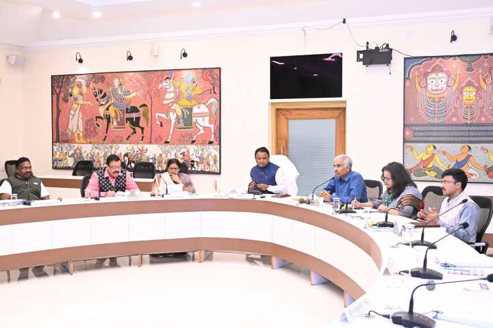 Odisha Cabinet Approves Six Key Proposals to Boost Silk, Weaving, Fisheries, Pharma, and Education