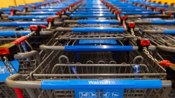 Is Walmart open late? Target? See extended holiday hours