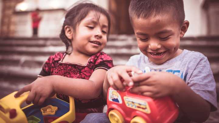 Una Navidad con amor: juntan comida y juguetes para los chicos del merendero