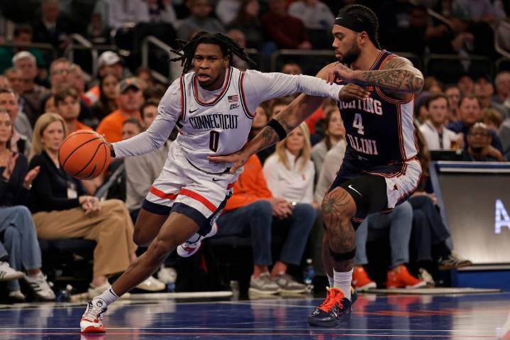 UConn men's basketball stays in top 5 in latest AP poll