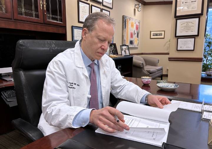 Prominent neurosurgeon suddenly leaves Pitt, UPMC