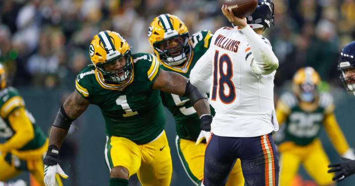PACKERS 28, BEARS 21 | ‘I guess I don’t know what holding is anymore:’ Lack of flags on Bears’ apparent holds on Micah Parsons leaves Packers coach Matt LaFleur befuddled