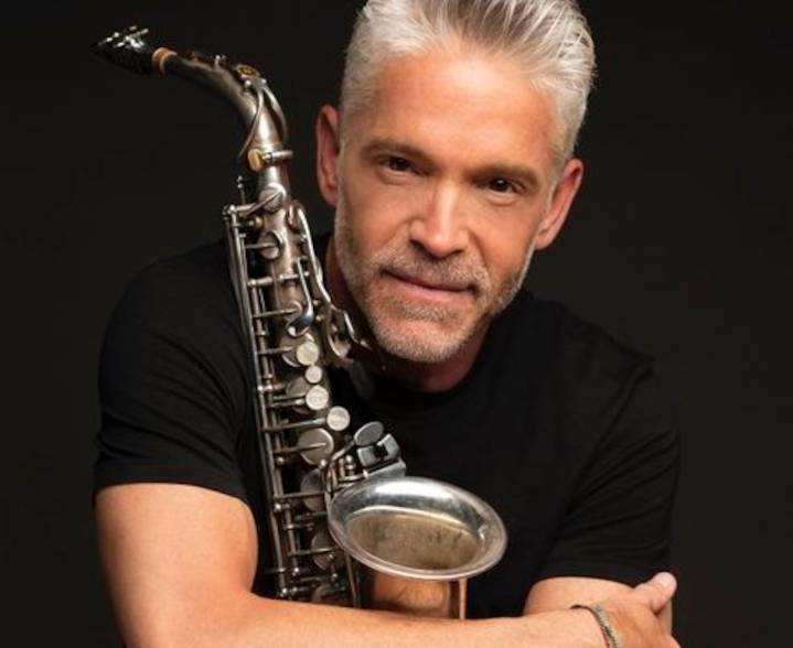Dave Koz & Friends spread joy, unity with annual holiday tour