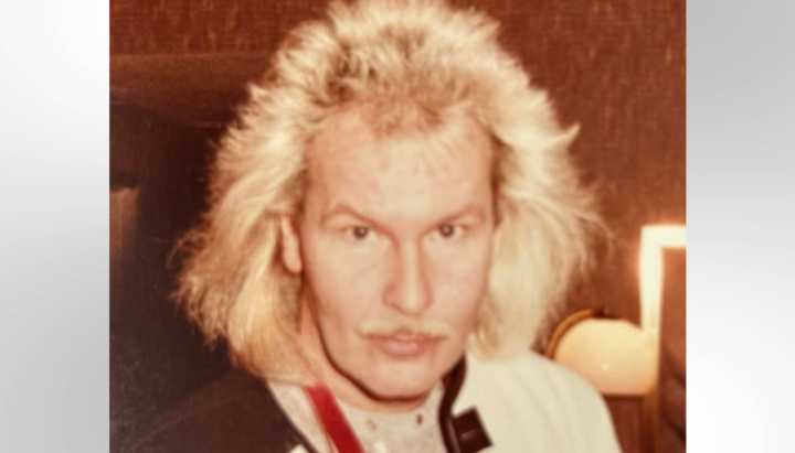 Ron Weber, hairstylist who did it his way, dies at 80