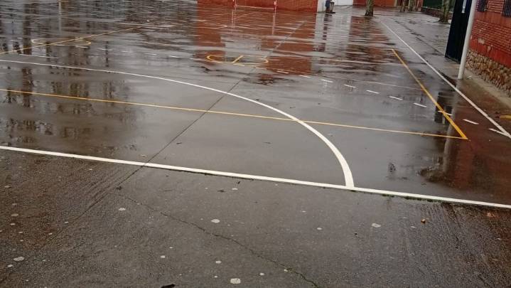 La AMPA de la Borreca denuncia el mal trato del Ayuntamiento de Ponferrada a su petición de patio cubierto avalada con más de 4.000 firmas