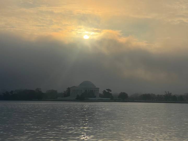 CWG Live: Chilly again Friday. Light accumulating snow chance Sunday.