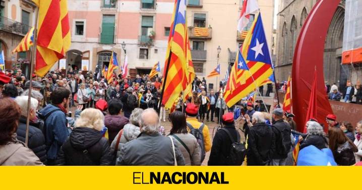 La ANC jura las constituciones catalanas de más de 700 años de historia