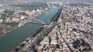 Sevilla gana casi 2000 habitantes en 2025 pero sigue por debajo del umbral de los 700.000